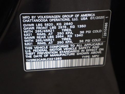 Used 2020 Volkswagen Atlas Cross Sport SEL R-Line AWD/4WD image 39