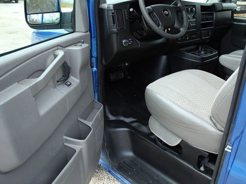 Used 2019 Chevrolet Express 3500 LS image 14
