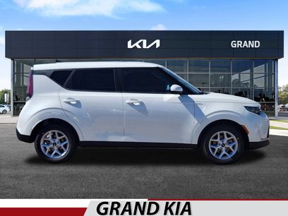 New 2025 Kia Soul LX w/ LX Technology Package
