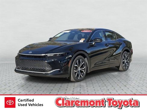 Certified 2025 Toyota Crown XLE image 1