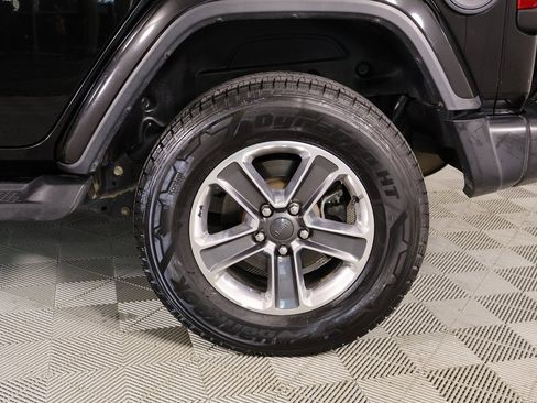 Used 2020 Jeep Wrangler Unlimited Sahara image 18