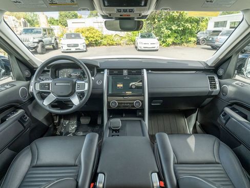 Certified 2024 Land Rover Discovery S image 18