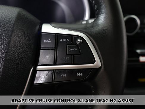 Used 2025 Toyota Highlander XSE image 4