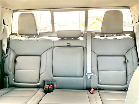 Used 2026 GMC Sierra 1500 SLT w/ SLT Premium Plus Package AWD/4WD image 40