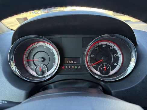 Used 2019 Dodge Grand Caravan SXT image 10