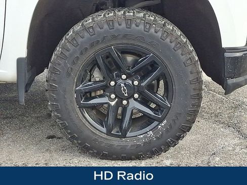 Used 2021 Chevrolet Silverado 1500 LT Trail Boss w/ Convenience Package II image 11