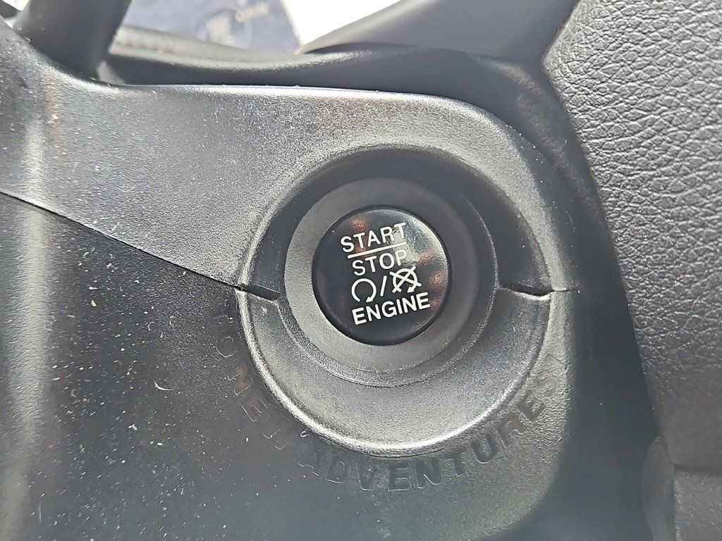 Used 2016 Jeep Renegade Trailhawk AWD/4WD image 34