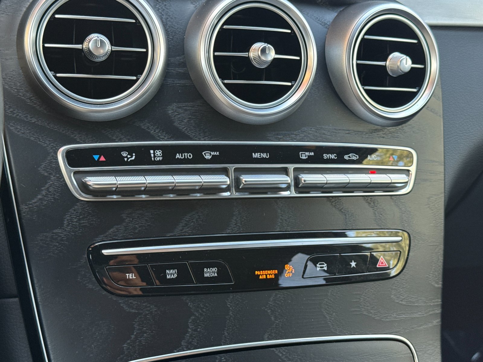 Used 2020 Mercedes-Benz GLC 300 image 19