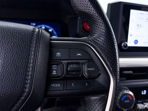 Used 2024 Toyota Tacoma TRD Off-Road AWD/4WD image 31