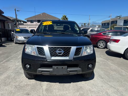 Used 2013 Nissan Frontier PRO-4X image 2