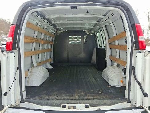 Used 2021 GMC Savana 2500 w/ Driver Convenience Package image 30