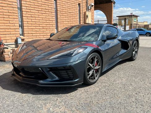 Used 2021 Chevrolet Corvette Stingray Preferred Cpe w/ Z51 Performance Package RWD image 3