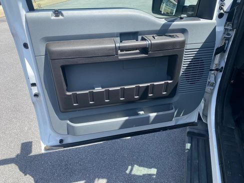 Used 2016 Ford F350 XL AWD/4WD image 9