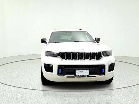 Used 2023 Jeep Grand Cherokee Overland AWD/4WD image 2