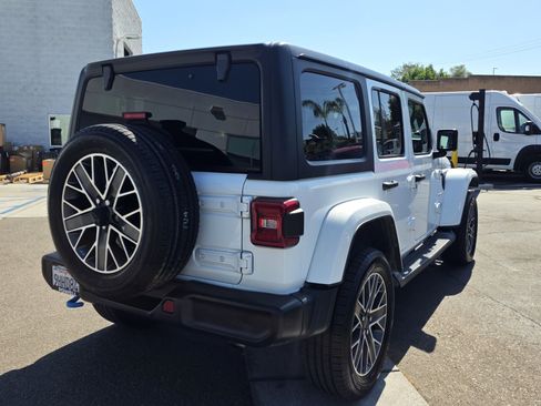 Certified 2023 Jeep Wrangler Unlimited Sahara AWD/4WD image 5