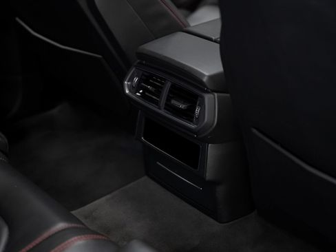 Used 2019 Lamborghini Urus AWD/4WD image 70