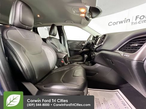 Used 2021 Jeep Cherokee Latitude Lux w/ Comfort/Convenience Group AWD/4WD image 17