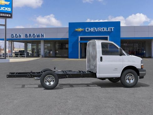 New 2025 Chevrolet Express 3500 Work Van w/ Power Convenience Package image 28