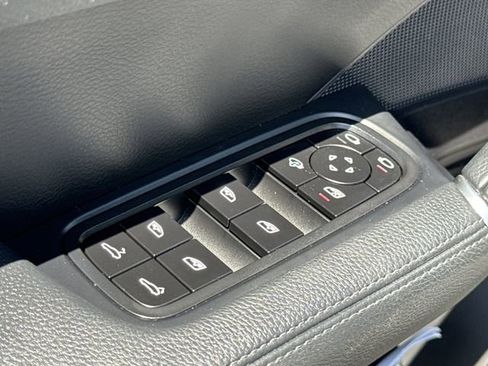Used 2022 Porsche Cayenne Coupe AWD/4WD image 33
