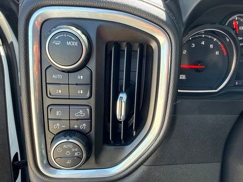 Used 2022 Chevrolet Silverado 1500 LTZ AWD/4WD image 19