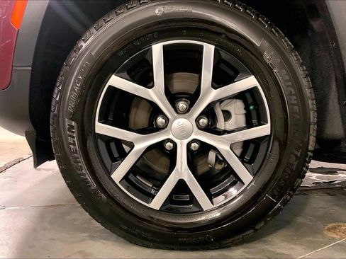 Used 2025 Jeep Grand Cherokee Limited AWD/4WD image 9
