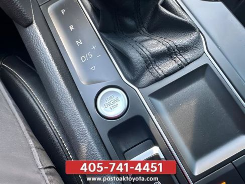 Used 2020 Volkswagen Atlas Cross Sport SE w/ Panoramic Sunroof Package FWD image 24