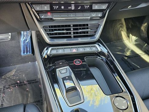 Used 2024 Audi RS e-tron GT w/ Carbon Performance Package AWD/4WD image 11