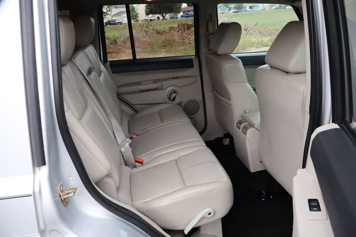 Used 2006 Jeep Commander Limited w/ Trailer Tow Group IV AWD/4WD image 20