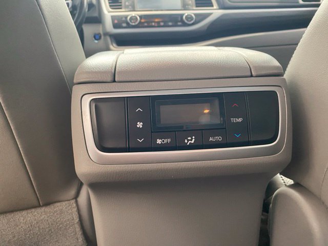 Used 2018 Toyota Highlander Limited w/ Protection Package #3 AWD/4WD image 23