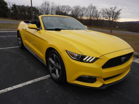 Used 2015 Ford Mustang Convertible w/ Equipment Group 051A image 4