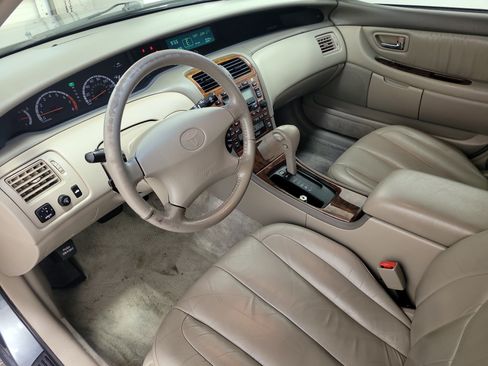 Used 2000 Toyota Avalon XLS FWD image 23
