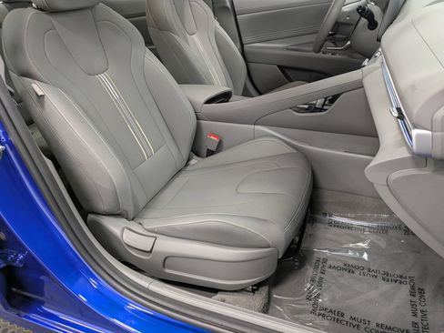 Used 2025 Hyundai Elantra SEL w/ Cargo Package FWD image 28
