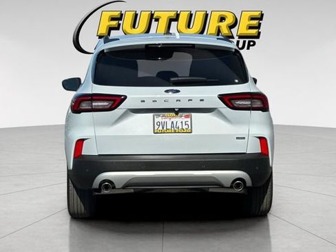 Used 2025 Ford Escape SE w/ PHEV Premium Package FWD image 4
