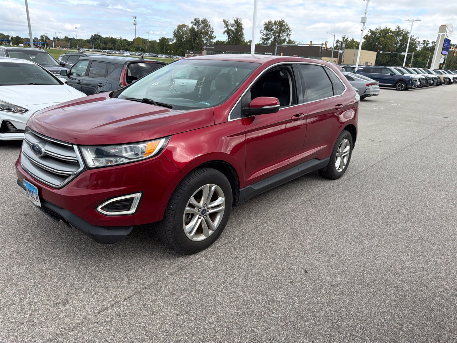 Used 2016 Ford Edge SEL w/ Equipment Group 201A AWD/4WD image 2