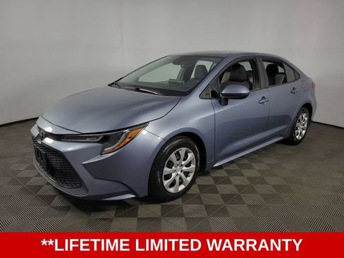 Used 2020 Toyota Corolla LE FWD image 3