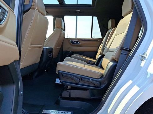 Used 2023 Chevrolet Tahoe Premier AWD/4WD image 13