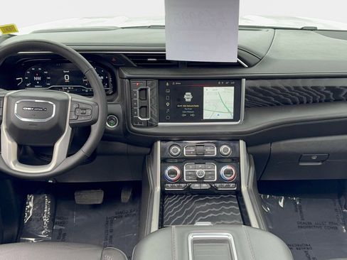 Used 2023 GMC Yukon Denali image 15