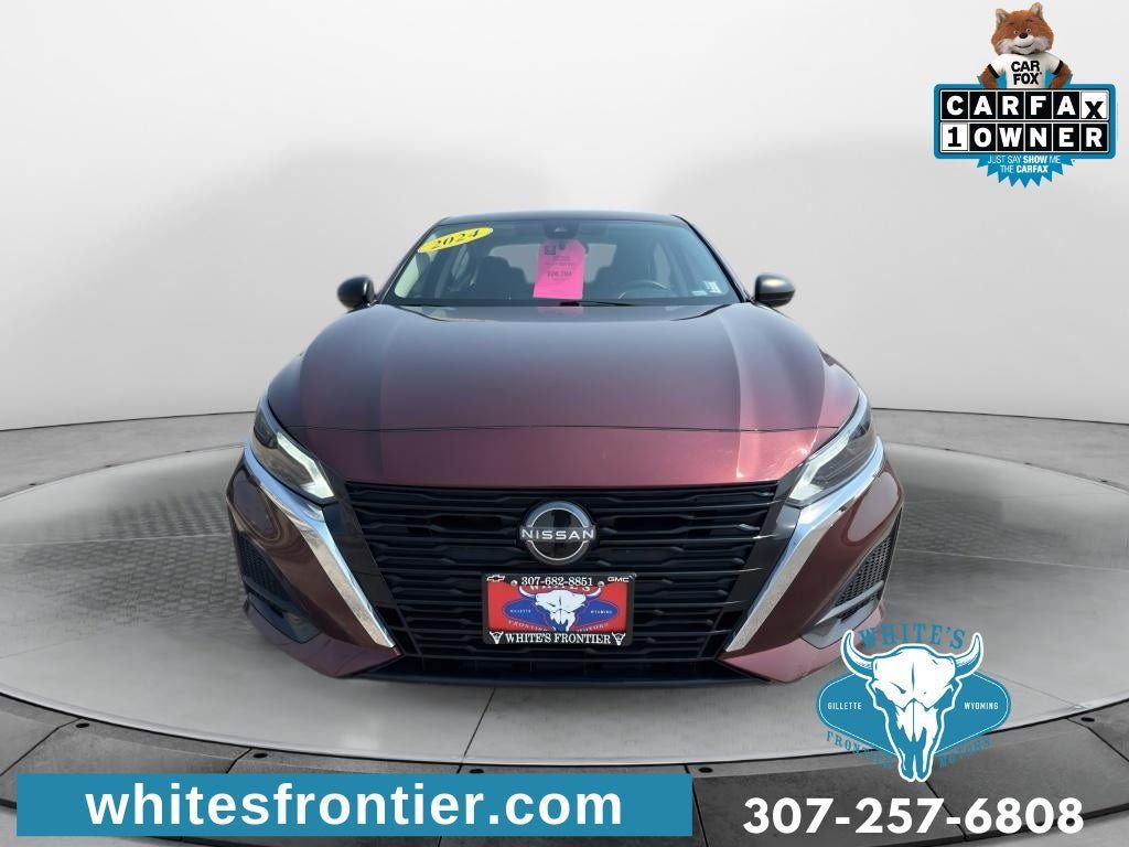 Used 2024 Nissan Altima 2.5 SV FWD image 2