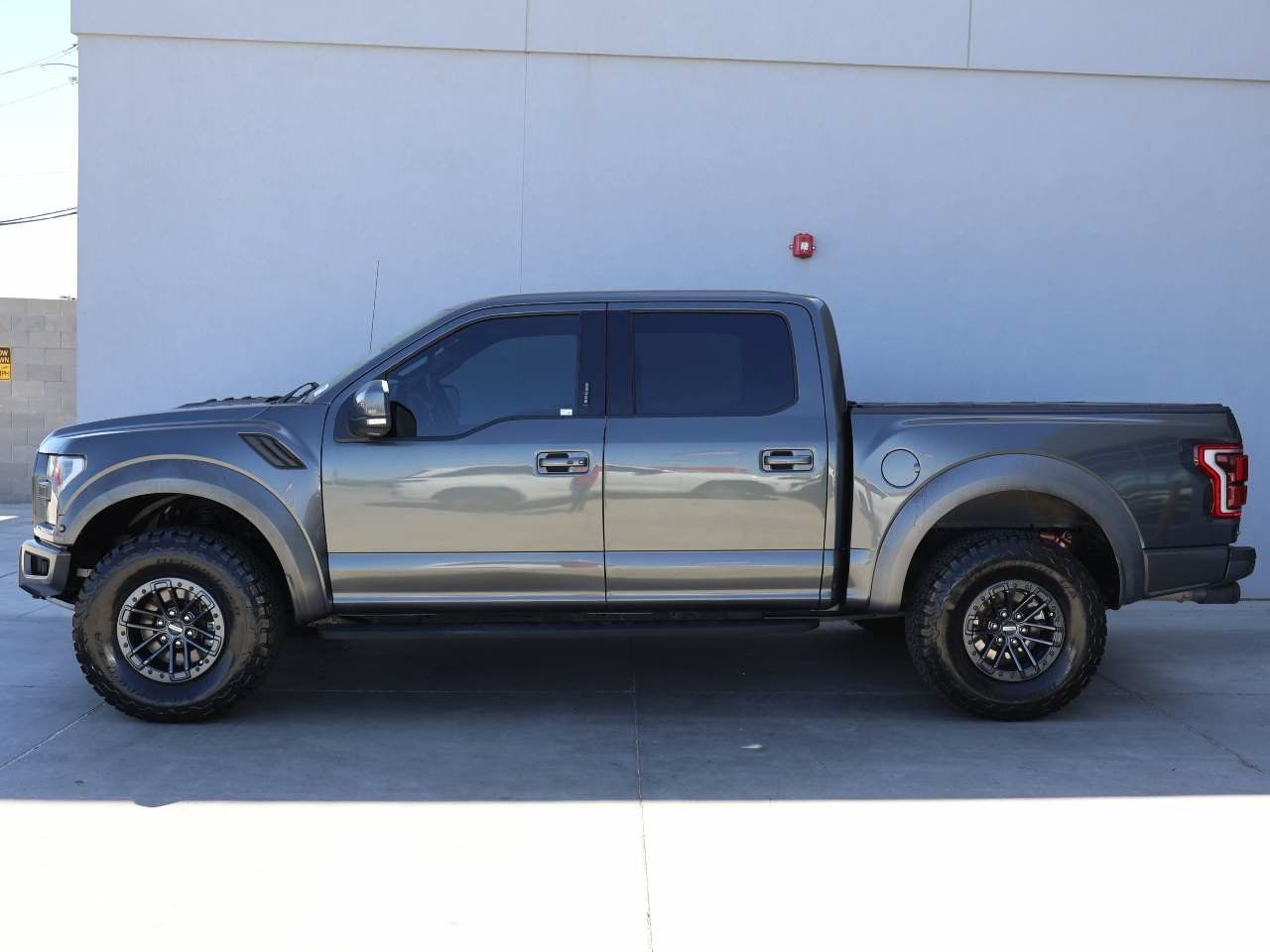 Used 2020 Ford F150 Raptor w/ Equipment Group 802A Luxury AWD/4WD image 2