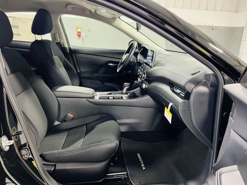 New 2025 Nissan Sentra SV image 31