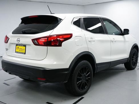 Used 2019 Nissan Rogue Sport S image 7