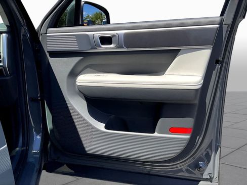 Used 2025 Hyundai Santa Fe SEL FWD image 23