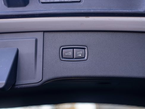 Certified 2024 Porsche Cayenne image 22