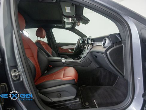 Used 2021 Mercedes-Benz GLC 300 4MATIC image 44