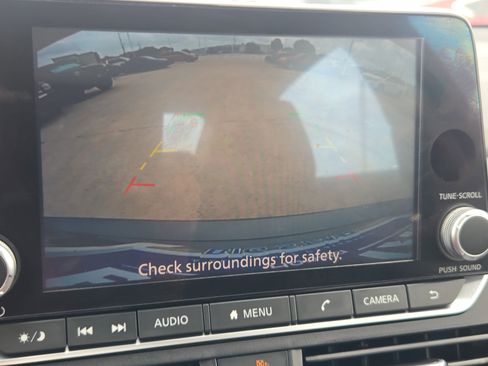 Used 2024 Nissan Altima 2.5 SV FWD image 22