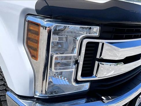 Used 2018 Ford F250 XLT w/ XLT Premium Package image 31