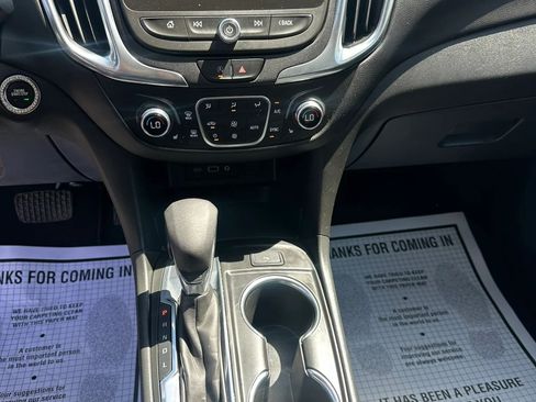 Used 2022 Chevrolet Equinox LT FWD image 17