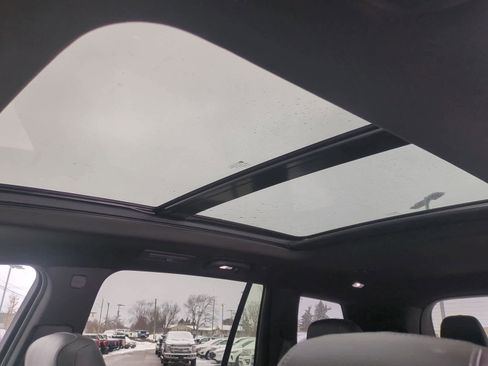 Used 2024 Cadillac XT6 Premium Luxury image 19