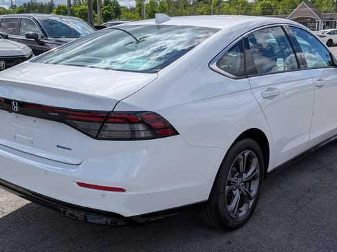 Certified 2025 Honda Accord EX-L image 9