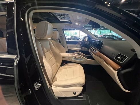 Used 2022 Mercedes-Benz GLS 450 4MATIC image 33